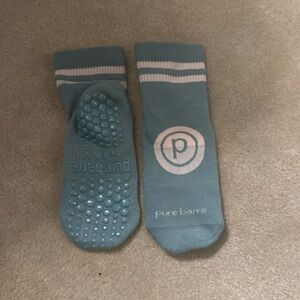 Brand new pure barre tavi grippy socks- medium